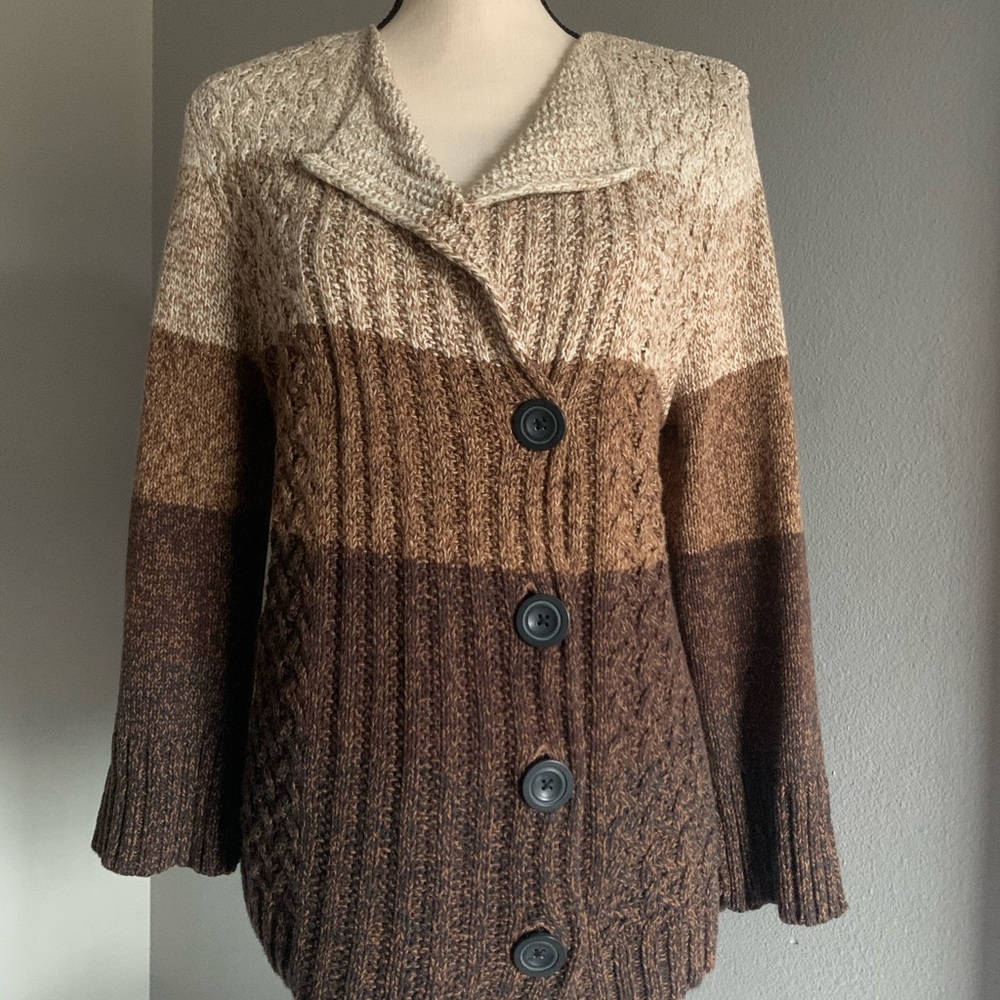 Sweater in excellent condition.